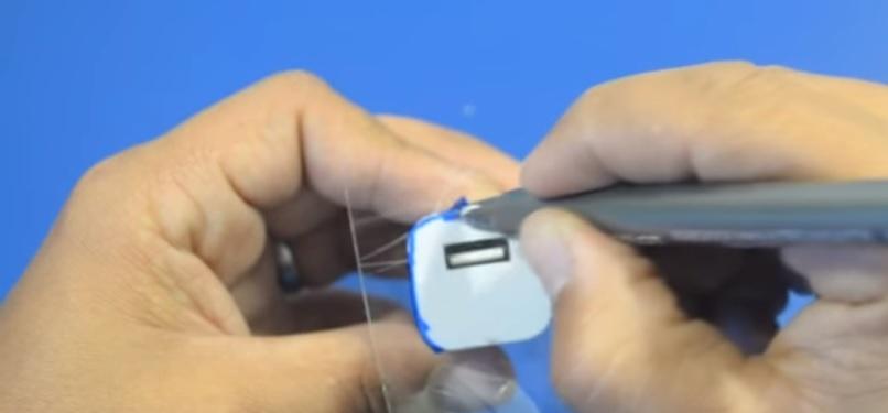 Como fazer a sua tomada USB em casa 4 artigo 9b934c10c0f9500e47f5cfc9aa6e6a1b imagem2 24 Kaiwe1g