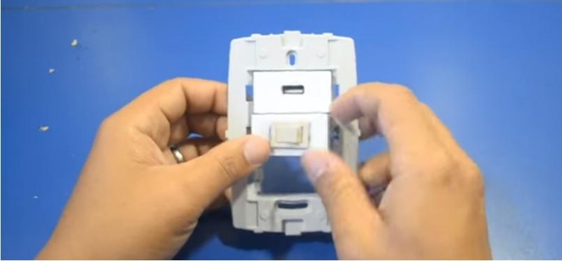 Como fazer a sua tomada USB em casa 5 artigo e47754b19b64df826c354b0362a4145c imagem3 24 6tPXlVK