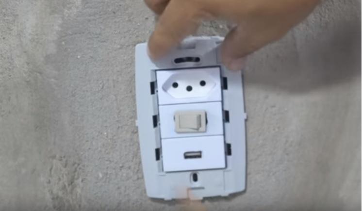 Como fazer a sua tomada USB em casa 7 artigo f6724f7d53eb956fb927fbac3701078f imagem5 14 Ahuifuf