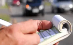 Óculos inteligentes rendem multa de R$ 880 e CNH suspensa