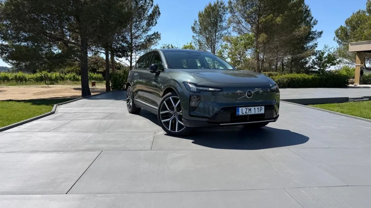 Volvo EX60 Brasil: SUV elétrico com IA nativa chega em outubro por R$ 560 mil 2 Como funciona a IA nativa do Volvo EX60