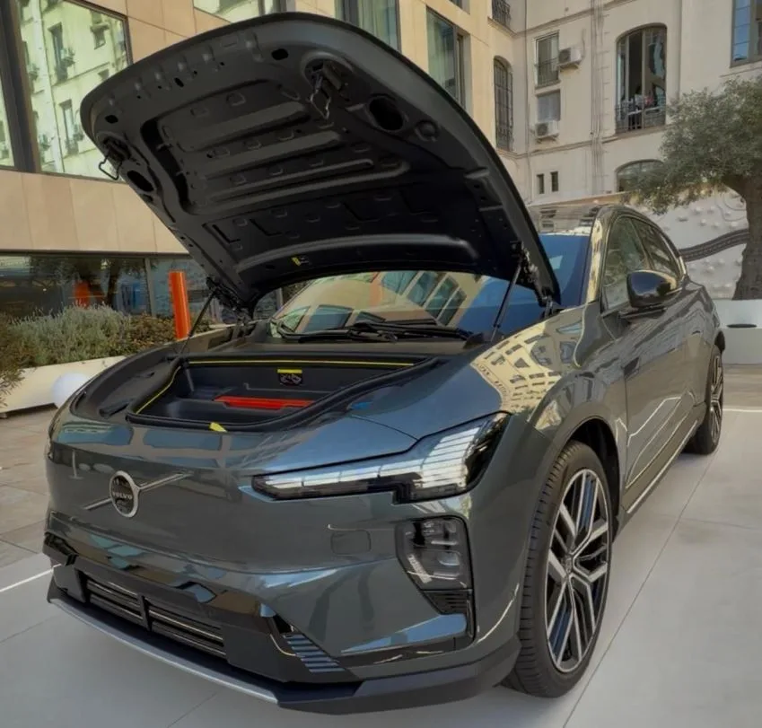 Volvo EX60 Brasil: SUV elétrico com IA nativa chega em outubro por R$ 560 mil 3 Volvo EX60 • Jorge Moraes