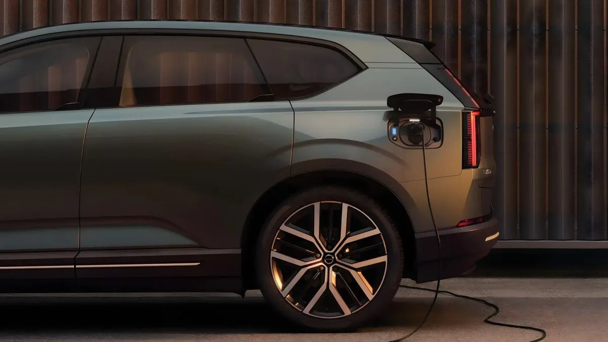 Volvo EX60 Brasil: SUV elétrico com IA nativa chega em outubro por R$ 560 mil 5 Volvo EX60 2026: Nova plataforma, mais tecnologia e até 810 km de autonomia