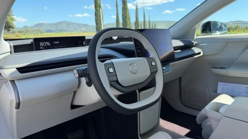 Volvo EX60 Brasil: SUV elétrico com IA nativa chega em outubro por R$ 560 mil 1 Volvo EX60 • Jorge Moraes